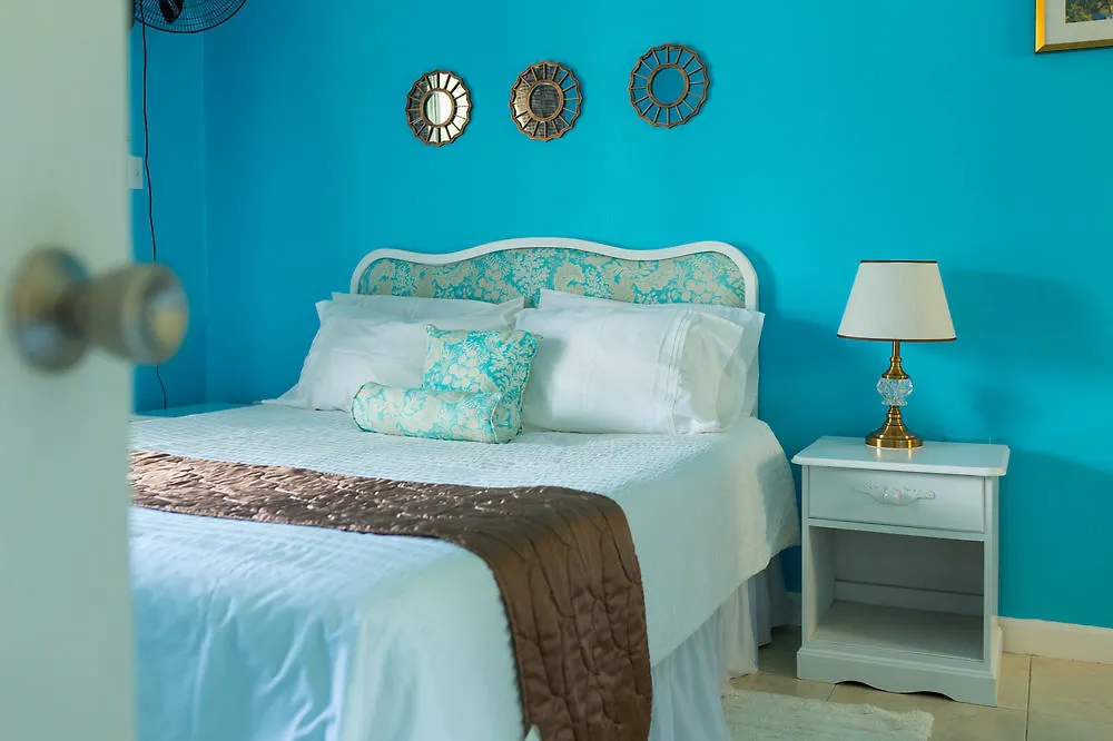New Kingston Apt At Wellington Cove Enfield Hotel